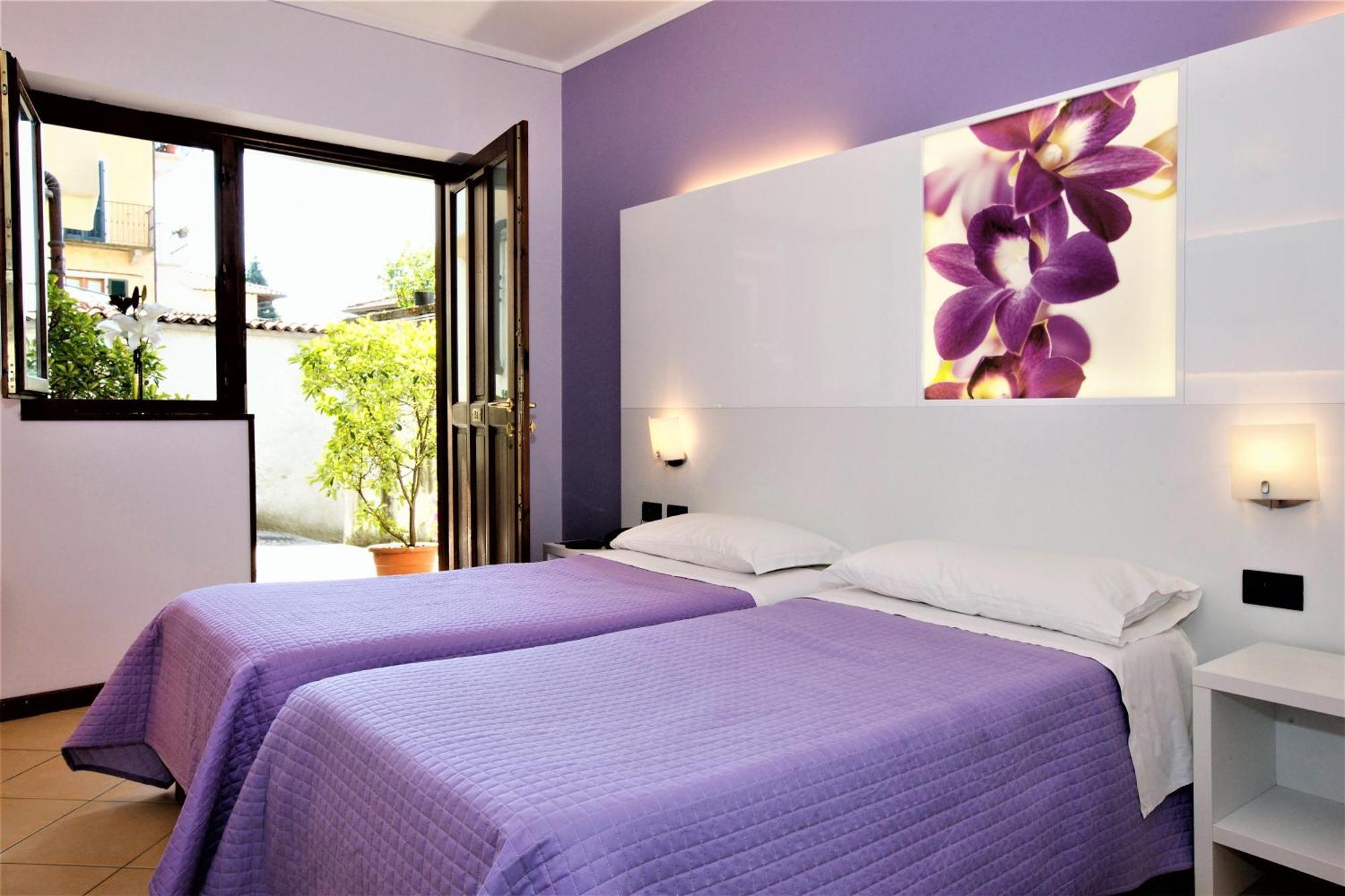 Hotel Dependance Pesce D'Oro Verbania Zimmer foto