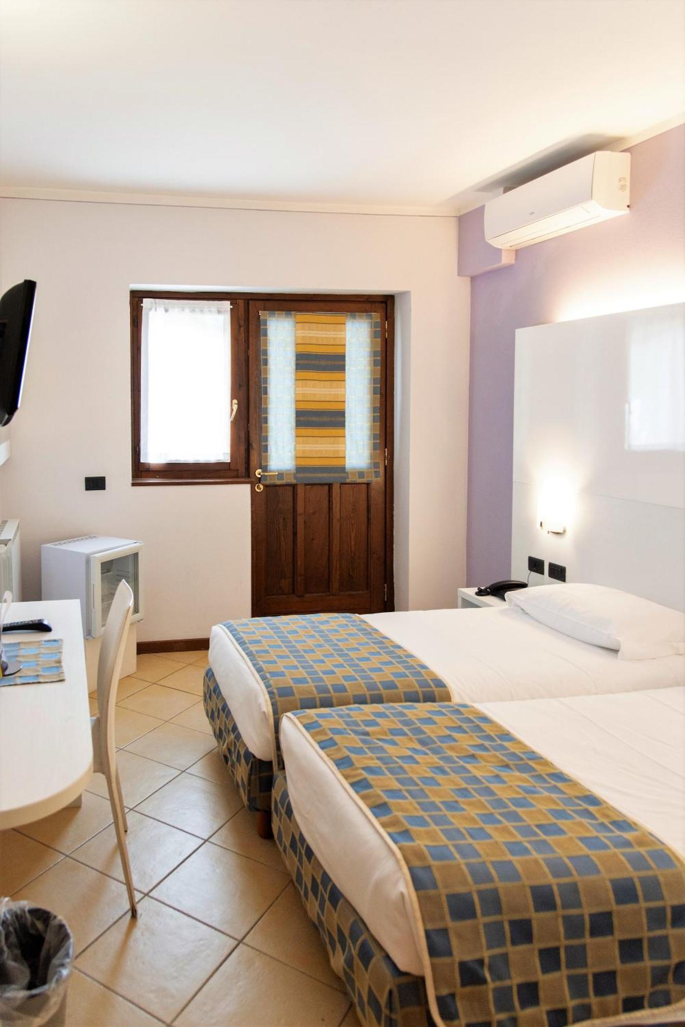 Hotel Dependance Pesce D'Oro Verbania Exterior foto